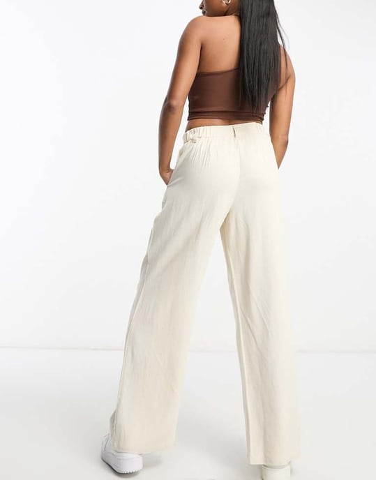 ASOS DESIGN Petite vida byxor med vid ben och linne i sten - Image 2