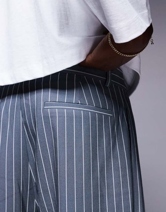 ASOS DESIGN morotspassform smarta byxor i grått randigt - Image 3