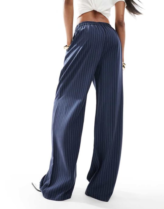 ASOS DESIGN Tall bredbenad dragsko-byxa i marinrandig - Image 3