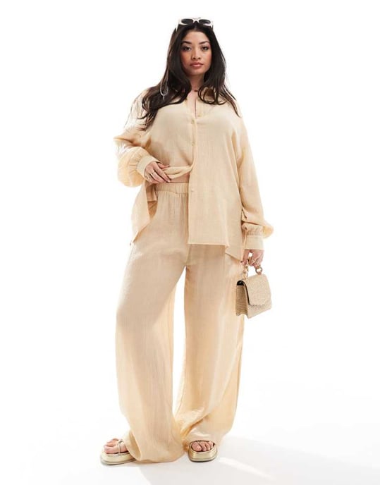 In The Style Plus rynkade vida byxor i camel - Image 4
