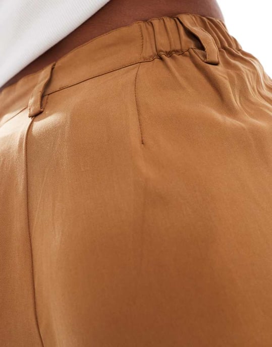 ASOS DESIGN Hög avslappnad rakbenad byxa i kamelfärg - Image 4