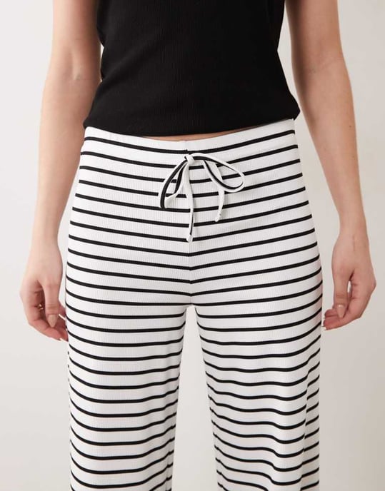 ASOS DESIGN wide leg trouser in black stripe - Image 3