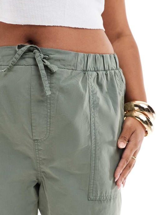 ASOS DESIGN Curve utilitybyxor i tvättad khaki - Image 4