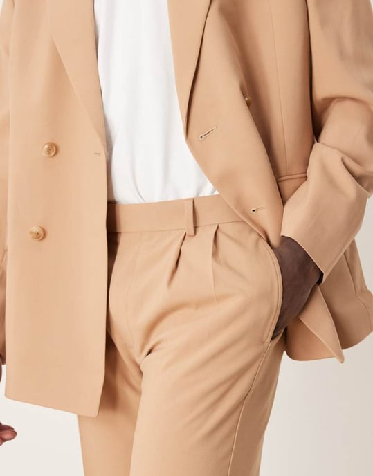 ASOS DESIGN raka kostymbyxor i kamel - Image 3