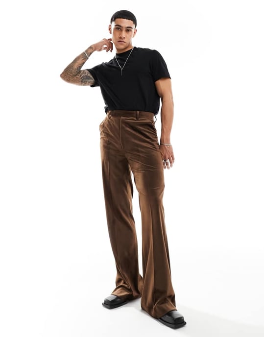 ASOS DESIGN flared kostymbyxor i brun suedette - Image 4