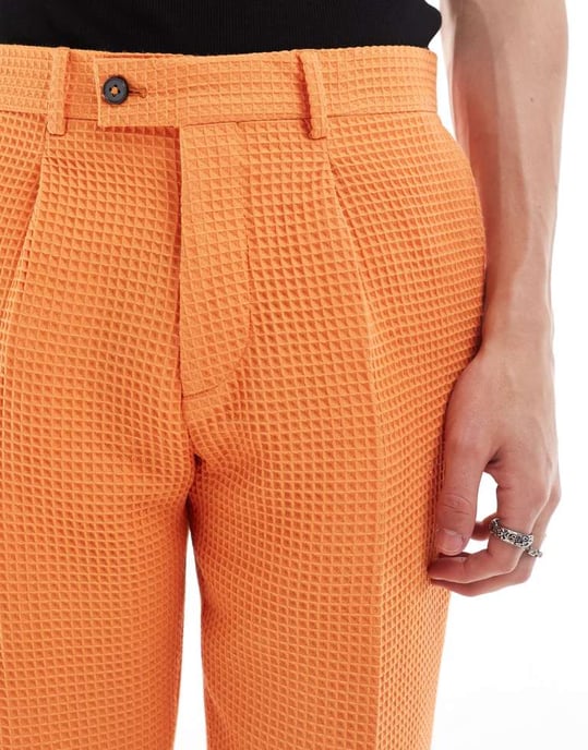 Viggo oversize kostymbyxor i klar orange våffel - Image 3