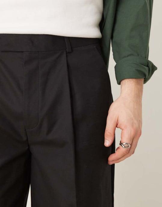 ASOS DESIGN smart överdimensionerade tapered byxor med dubbla veck i svart persikostruktur - Image 3