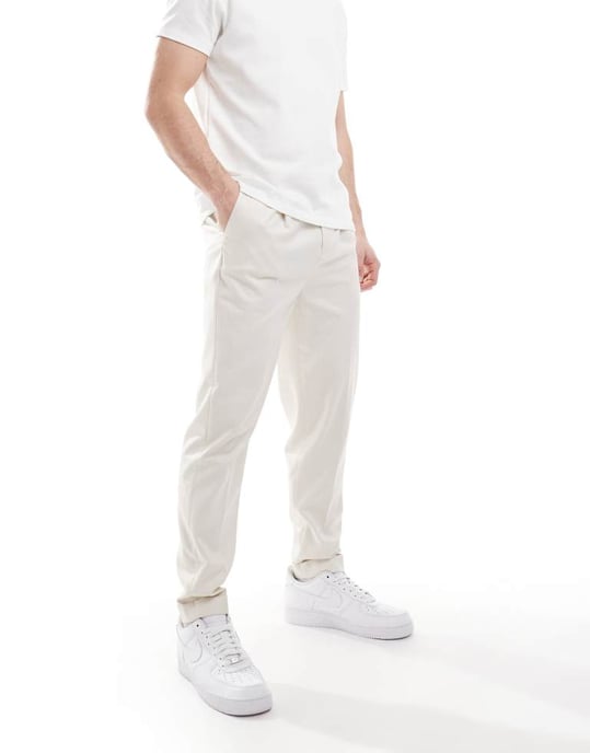 ASOS DESIGN smart tapered passform byxor i ecru mikrotextur - Image 2