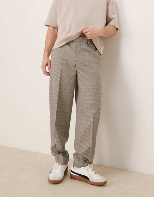 ASOS DESIGN smart oversized tapered byxor i brun mikrocheck - Image 1