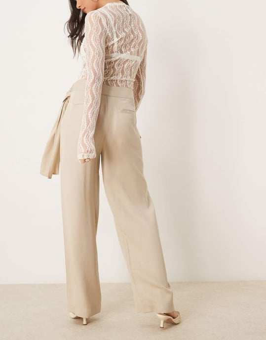 ASOS DESIGN tapered byxa med omslagdetalj i sten - Image 3