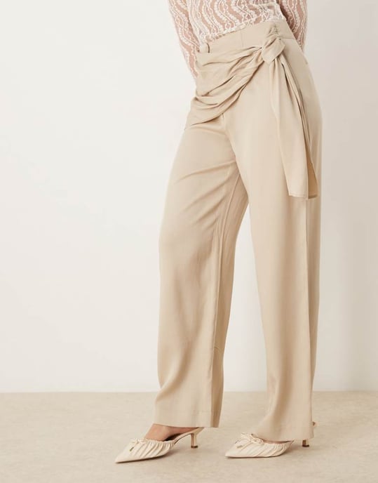ASOS DESIGN tapered byxa med omslagdetalj i sten - Image 4