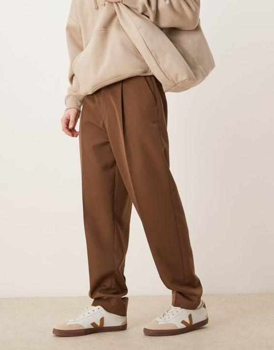 ASOS DESIGN smart oversized tapered byxor med framfåll i brunt - Image 2