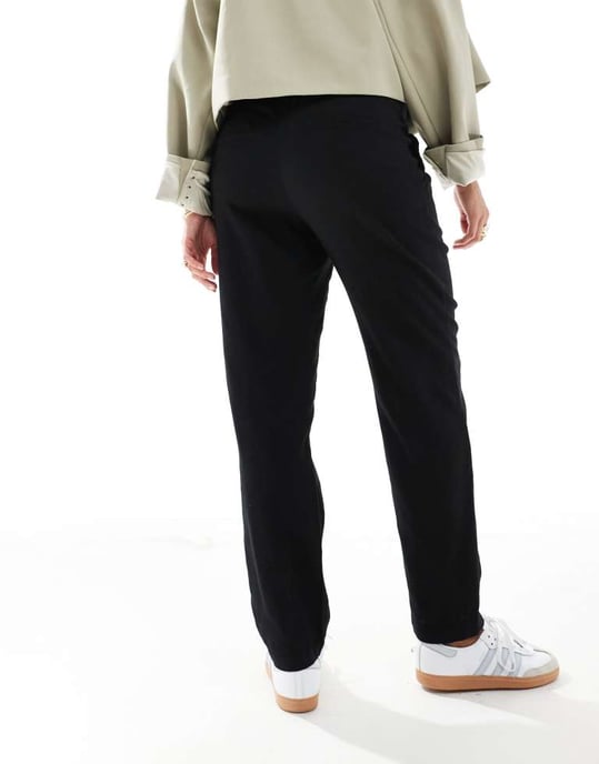 Vero Moda Gravid linneblandning tapered byxor i svart - Image 4