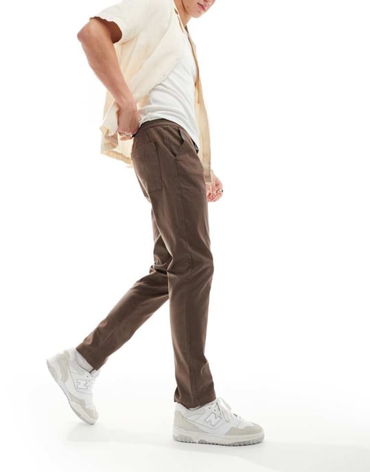 ASOS DESIGN slimmed pull-on byxa i brunt - Image 3
