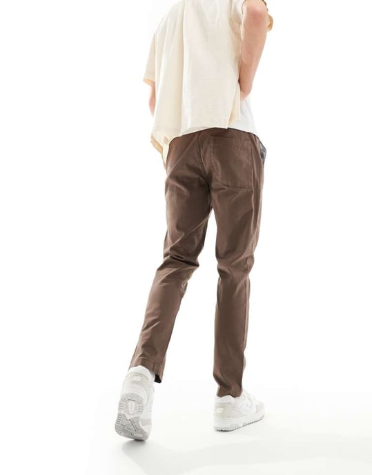 ASOS DESIGN slimmed pull-on byxa i brunt - Image 4