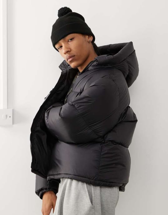 Weekday skater pom-pom beanie i svart - Image 3