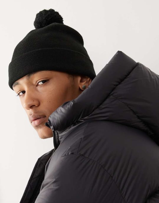 Weekday skater pom-pom beanie i svart - Image 4