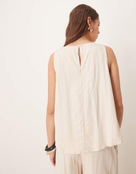 ASOS DESIGN mikroveckad halterneck topp i smörmjölk - Image 4