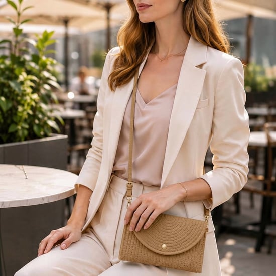 Ladies Minimalist Envelope Crossbody Bag, Woven Straw Clutch Bag in Beige - Image 2