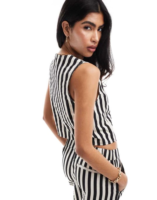 ASOS DESIGN väst i linne med rand i mono-co-ord - Image 4