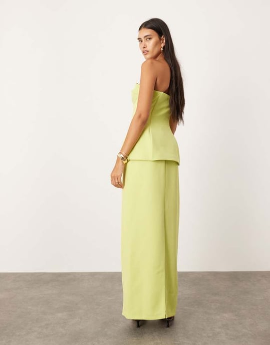 ASOS EDITION strukturerad slim maxi kjol co-ord i grön - Image 2