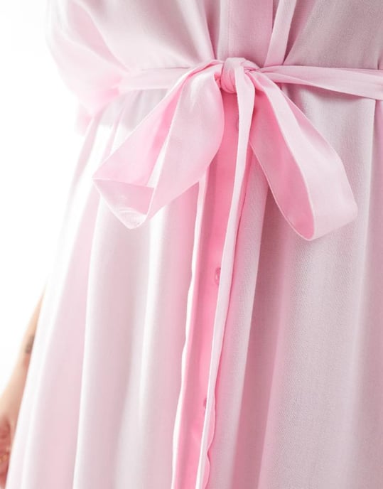 Vero Moda Curve shirt midi dress with tie belt in pink - Image 3