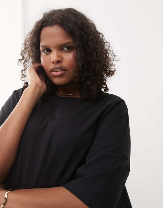 Noisy May Curve boxy t-shirt dress in black - Image 2