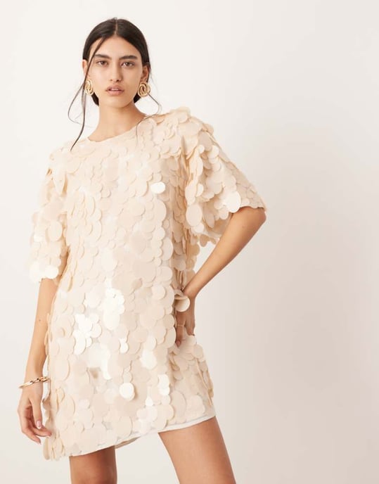ASOS EDITION pyntad matt disc paljett t-shirt mini klänning i off-white - Image 1
