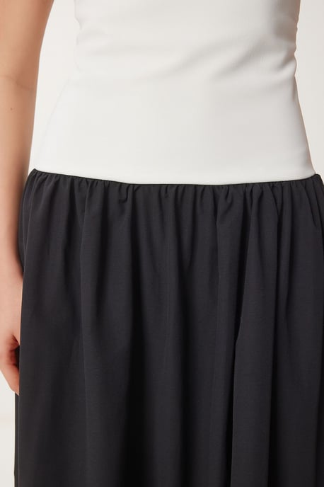 Färgad Blockad Off-Shoulder Maxiklänning - Image 4
