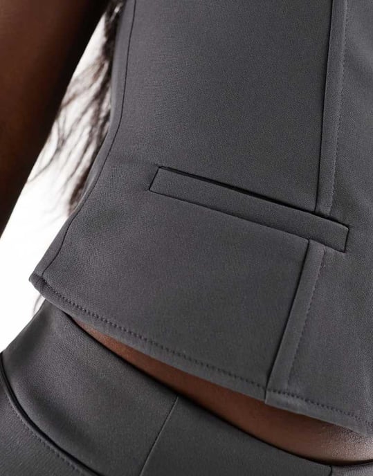 Kaiia skräddarsydd bandeau-top i kolgrå - Image 3