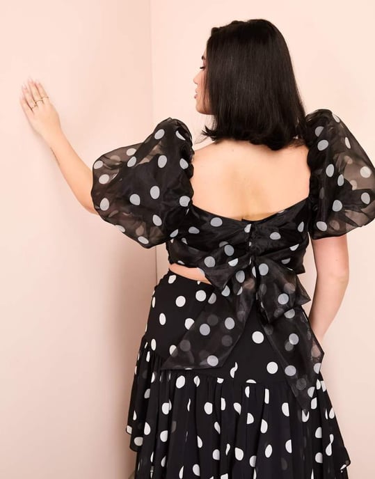 ASOS LUXE Curve co-ord organza puffärm polka dot topp med rosett bak i monokrom - Image 2