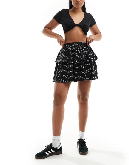 ASOS DESIGN broderad rara minikjol i svart - Image 2