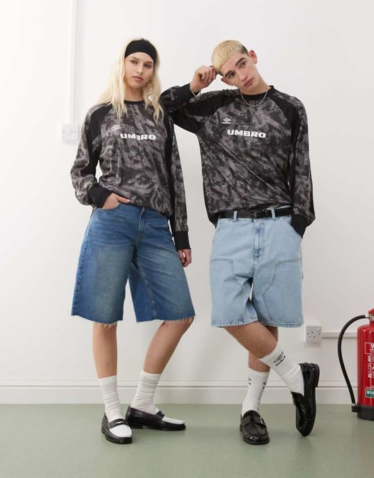 Umbro printed long sleeve jersey t-shirt in black - Image 1