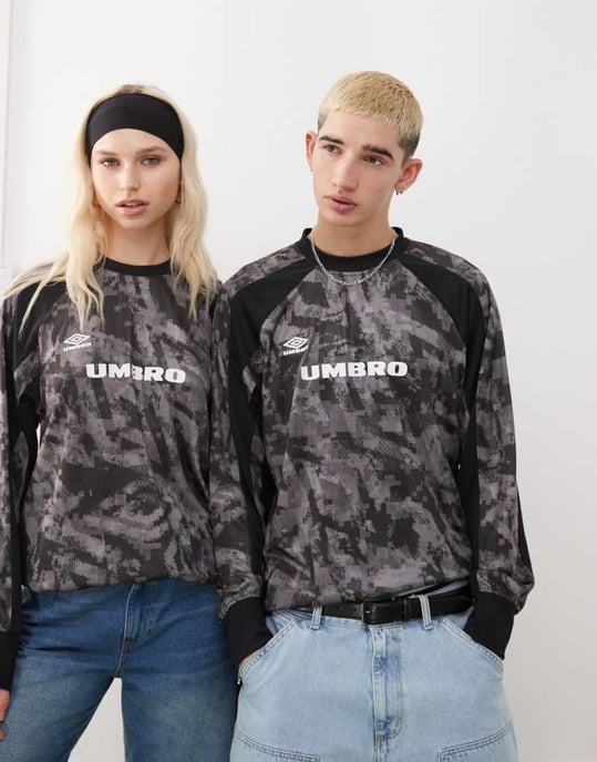 Umbro printed long sleeve jersey t-shirt in black - Image 2