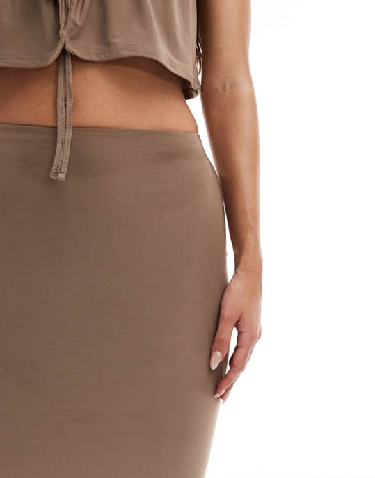 Kaiia exklusiv slinky kolumn maxi kjol co-ord i mocha - Image 3