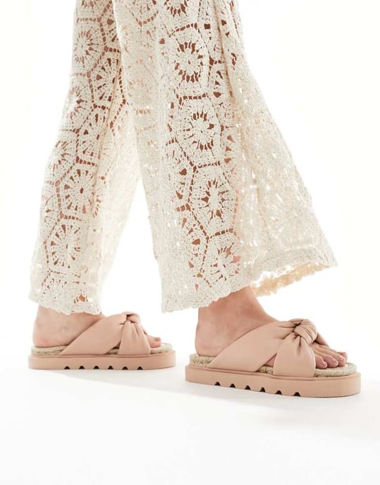 ASOS DESIGN Wide Fit Jemima cross strap espadrilles in light pink - Image 4