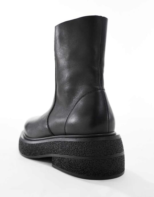 ASOS DESIGN Achieve flat leather boots in black - Image 4