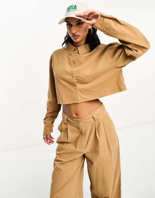 ASOS DESIGN kortad skjorta i kornblandning i kamelfärg - Image 4