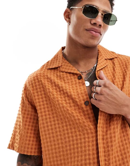 ASOS DESIGN kortärmad avslappnad revere seersucker-skjorta i senap - Image 2