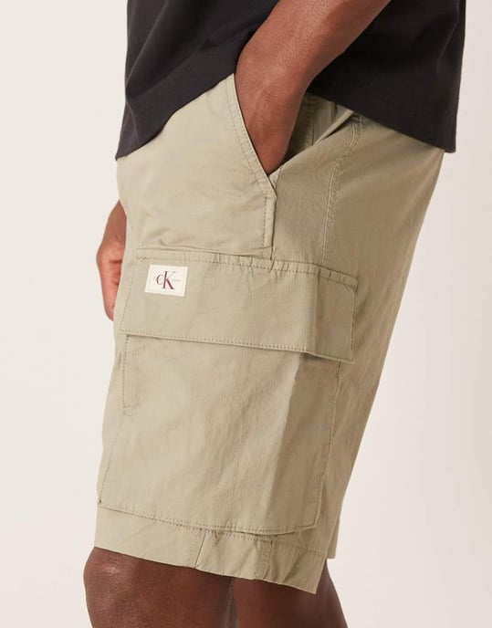 Calvin Klein Jeans cargo shorts in beige - Image 2