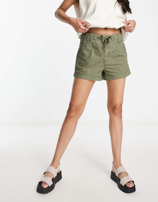 ASOS DESIGN cargo shorts i khaki - Image 3