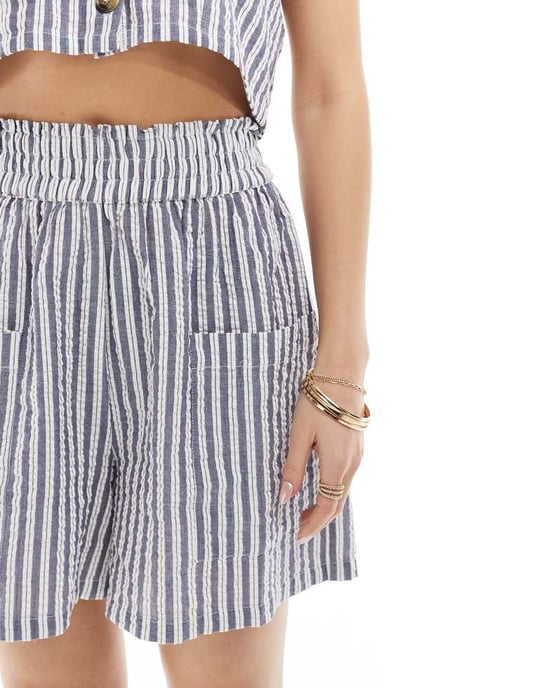 In The Style x Jenny Mogey boxershorts med resårmidja och fickdetaljer i blårandig co-ord - Image 3
