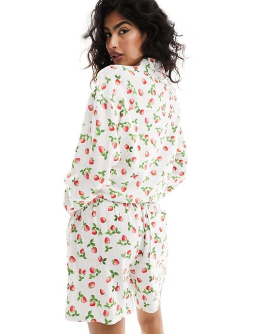 ASOS DESIGN shorts med linne i jordgubb - Image 2