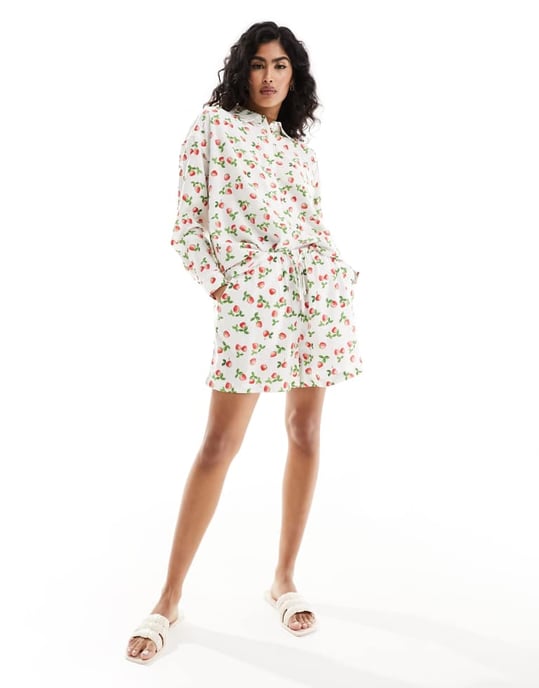 ASOS DESIGN shorts med linne i jordgubb - Image 3