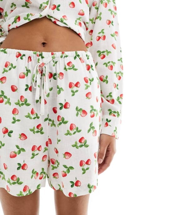 ASOS DESIGN shorts med linne i jordgubb - Image 4