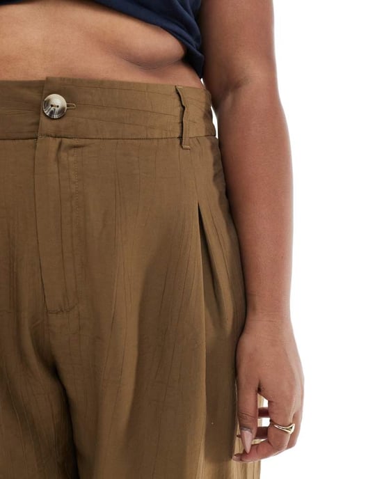 ASOS DESIGN Curve tailored contrast panel trousers in mocha - Image 4