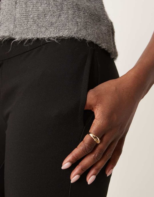 Gina Tricot tailored straight leg trousers in black - Image 3