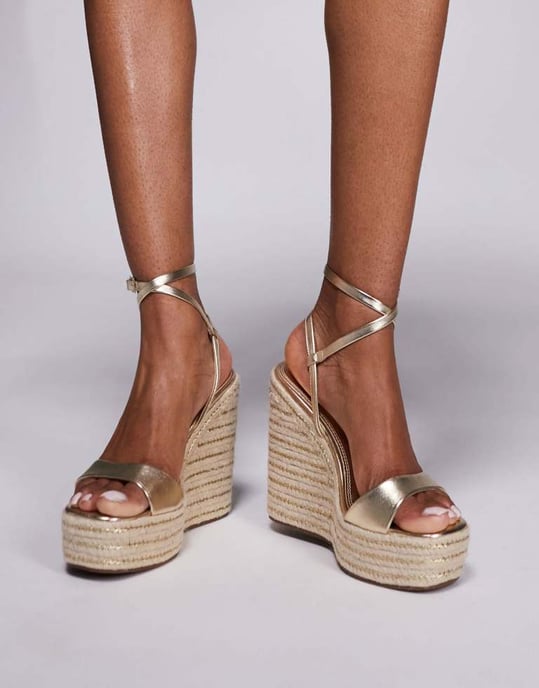 ASOS DESIGN Wide Fit Tamika espadrille wedges in gold - Image 3