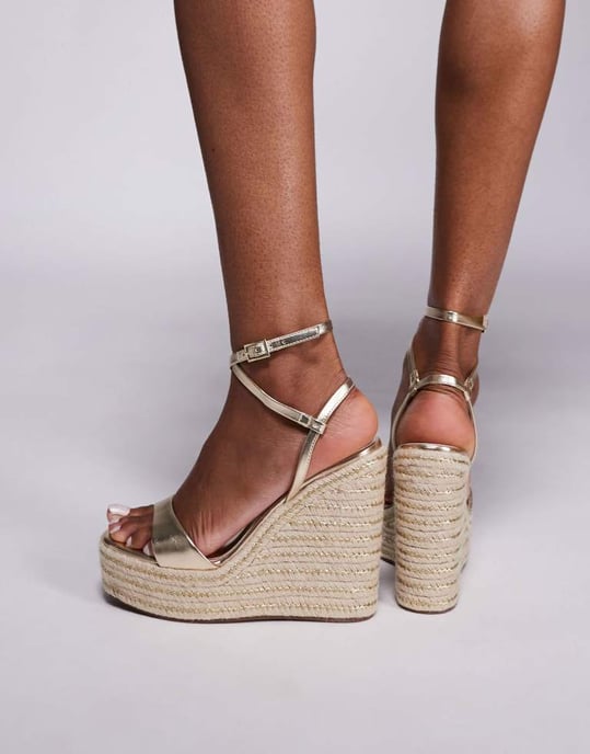 ASOS DESIGN Wide Fit Tamika espadrille wedges in gold - Image 4