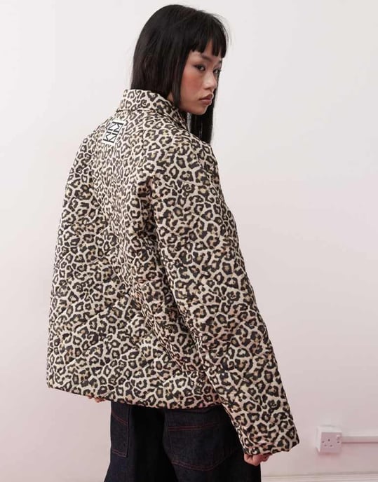 Noisy May quilted zip through jacket in leopard print - Image 3